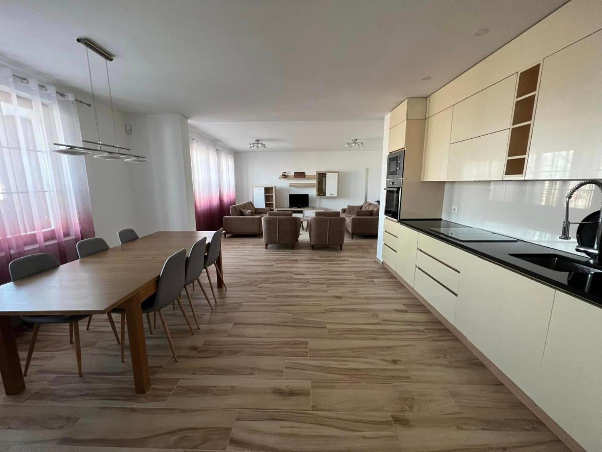 Kalaja Apartment Призрен Екстериор снимка